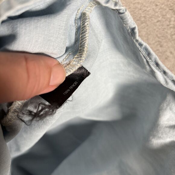 Kut From The Kloth Denim Shirt Women’s Size S Light Wash Pearl Snap Spike Collar - Picture 15 of 16